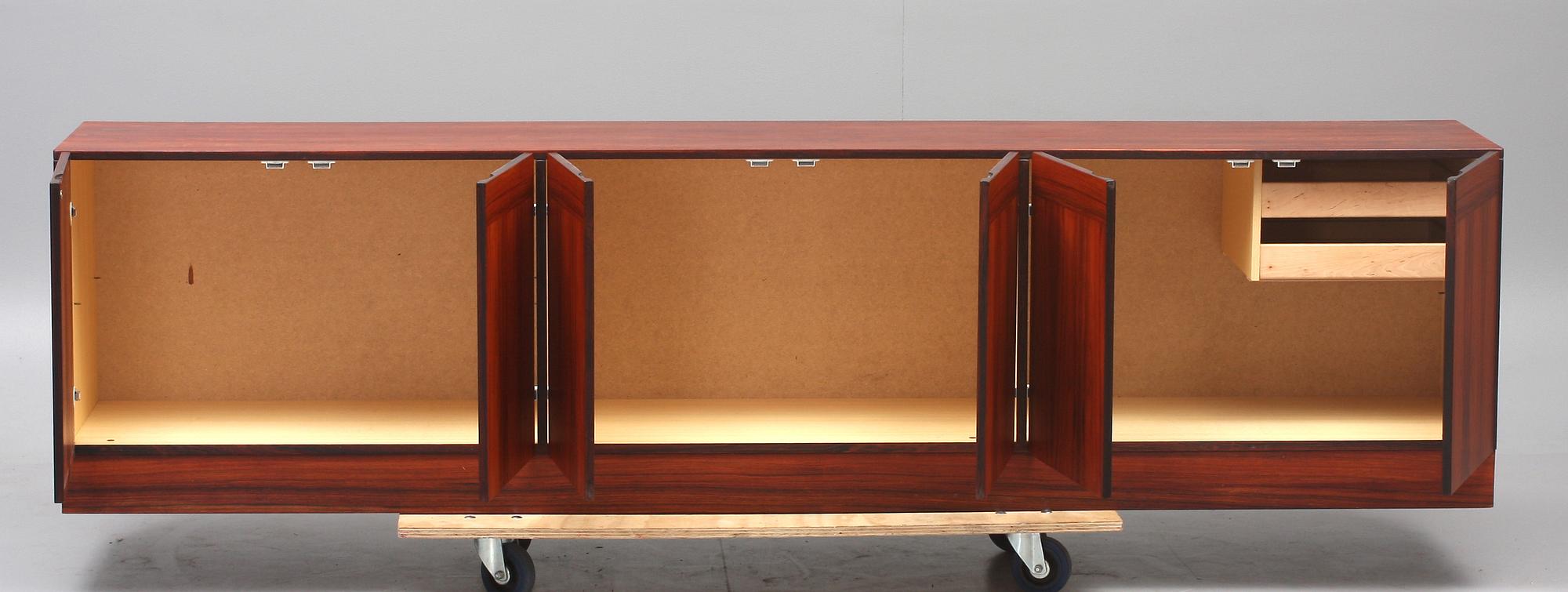 SIDEBOARD , Ib Kofoed Larsen för Säffle möbelfabrik, 1900-talets andra hälft.