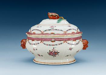1621. A famille rose tureen and cover, Qing dynasty, Qianlong (1736-95).