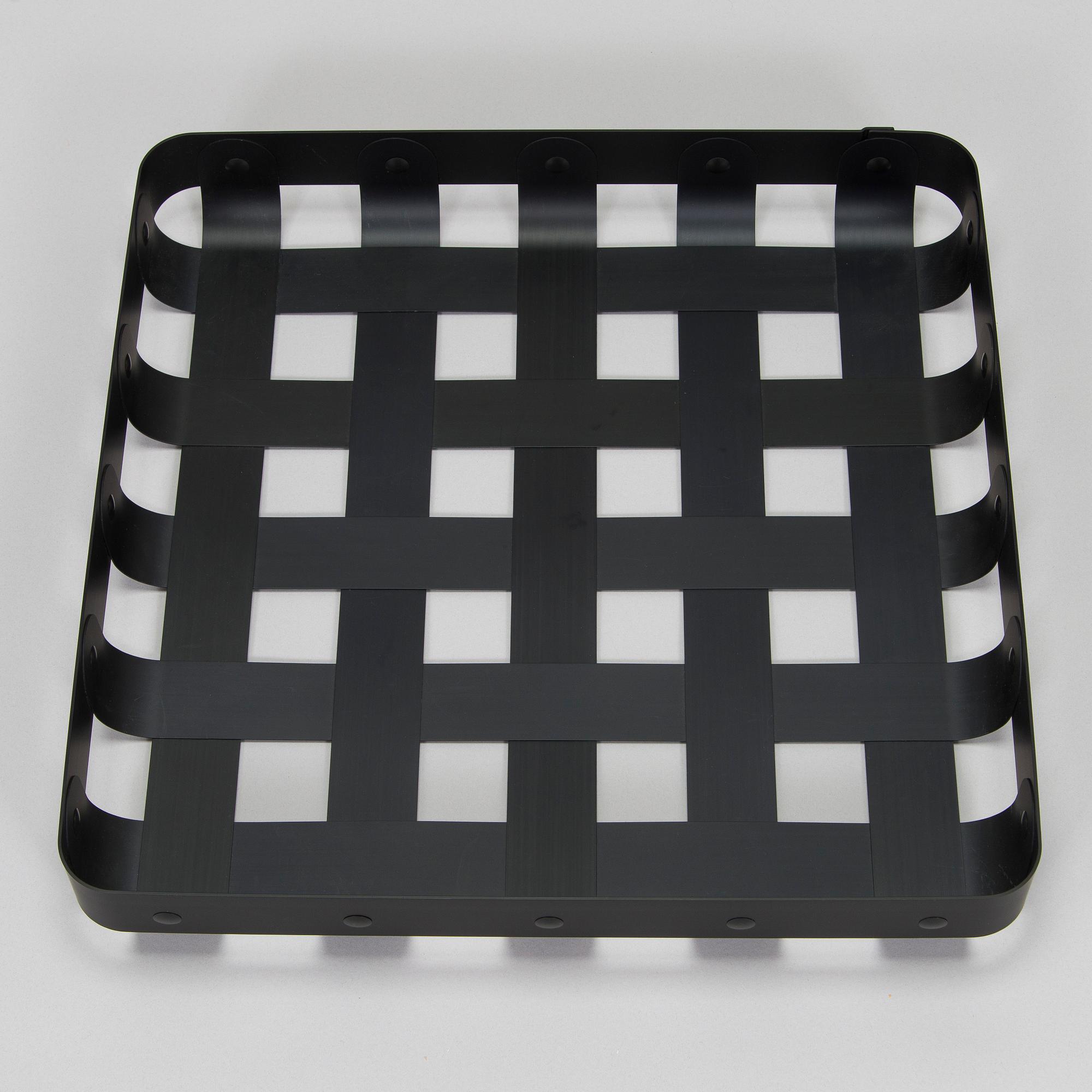 Eero Aarnio, kori, malli EA06 B "CrissCross", Alessi, 2013.