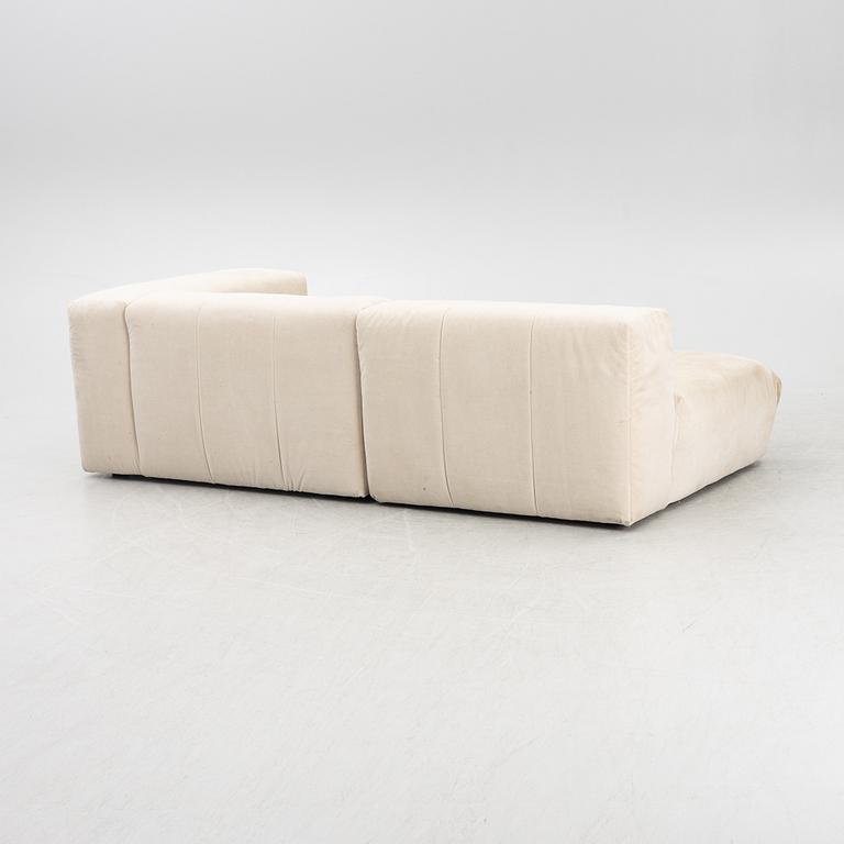 A modular "Rosso" sofa, Layered.