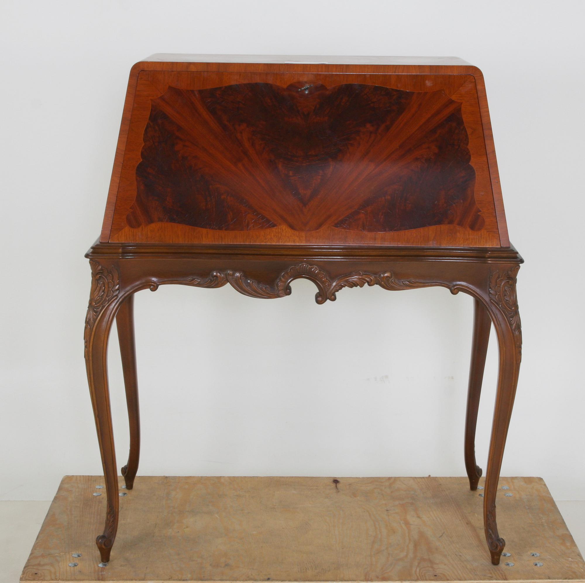 SEKRETÄR, rokokostil.