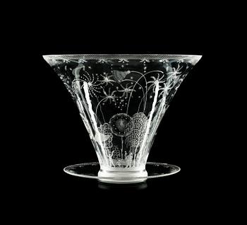 839. An Edward Hald 'Swedish Grace' engraved bowl and stand, Orrefors, model 248.