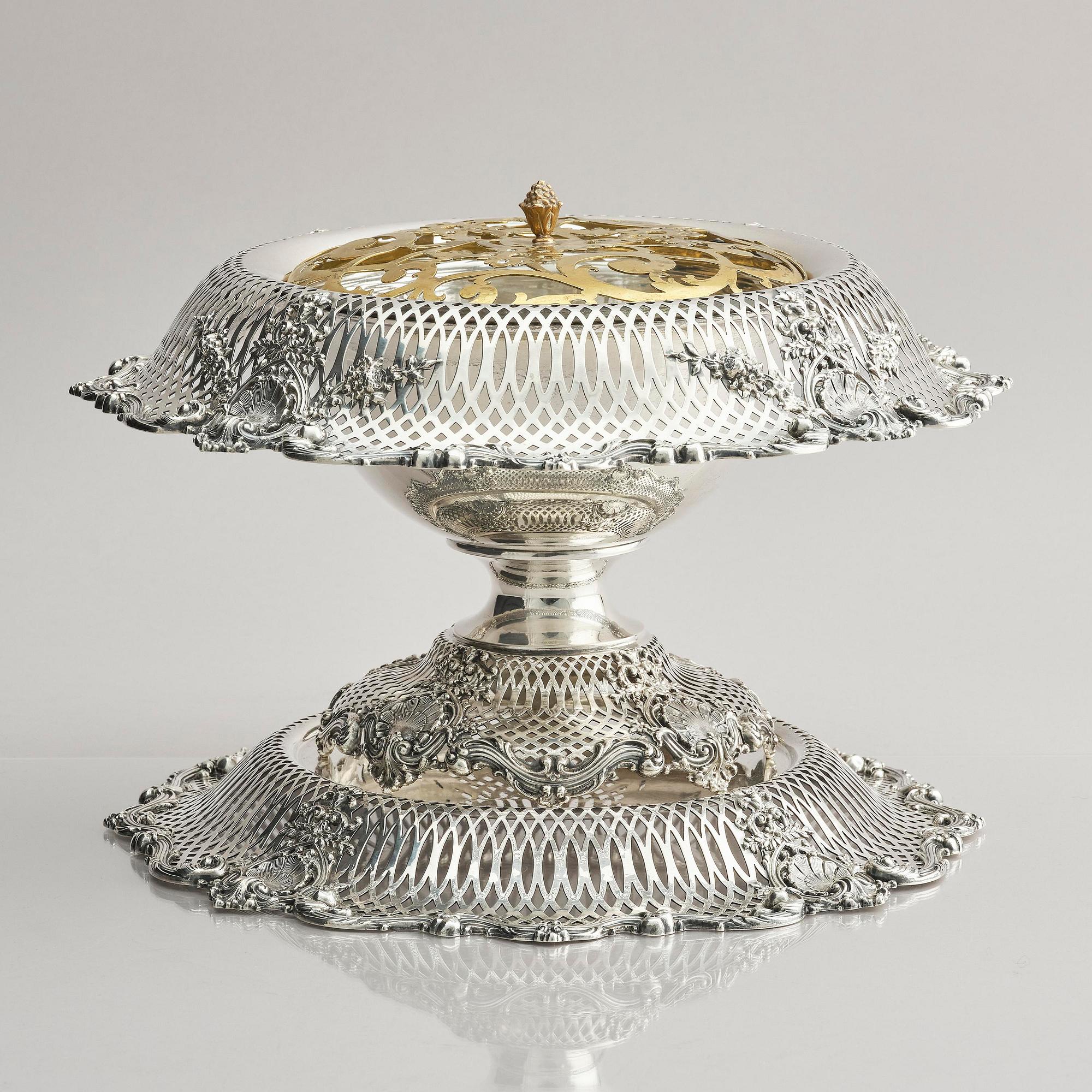 Praktskål med fat, sterling silver, Black, Starr & Frost, New York 1874-1908.