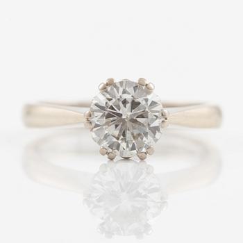 Ring 18K vitguld med en rund briljantslipad diamant.