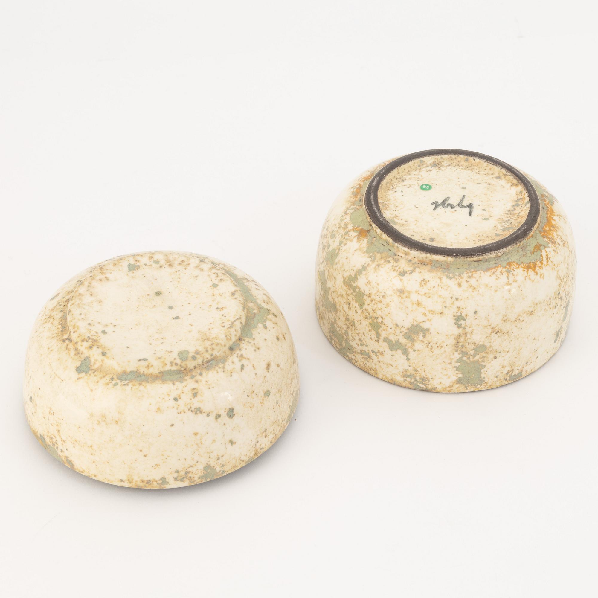 Hans Hedberg, a faience box and cover, Biot, France.