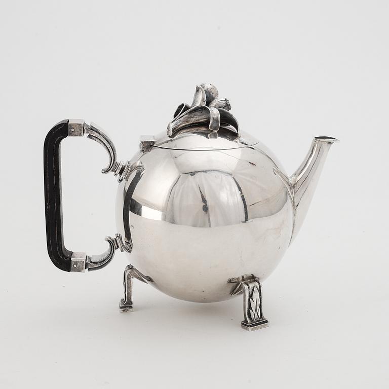 Atelier Borgila, a sterling silver Art Déco small cpffee pot, Stockholm 1941.