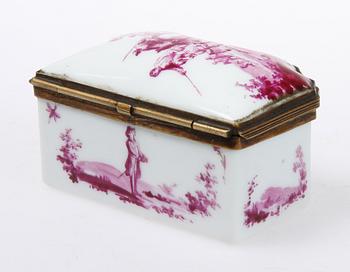 DOSA, porslin, rokokostil, 1800-tal.