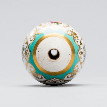 AN EASTER EGG, porcelain, Russia, late 19th century.