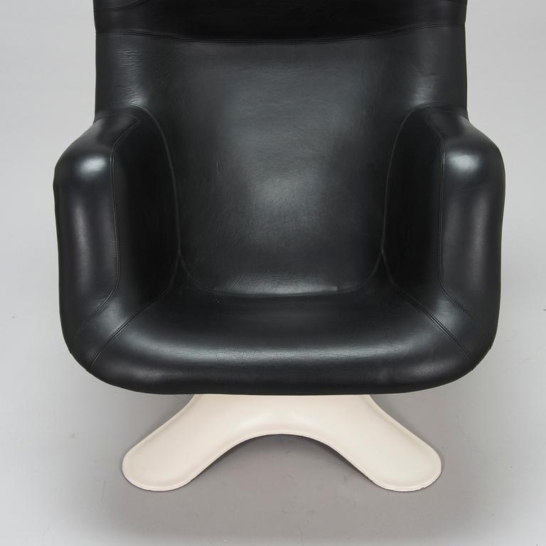 Yrjö Kukkapuro, fåtölj "Karusell" och bord "Saturnus" modell 659-55, Avarte, Finland.