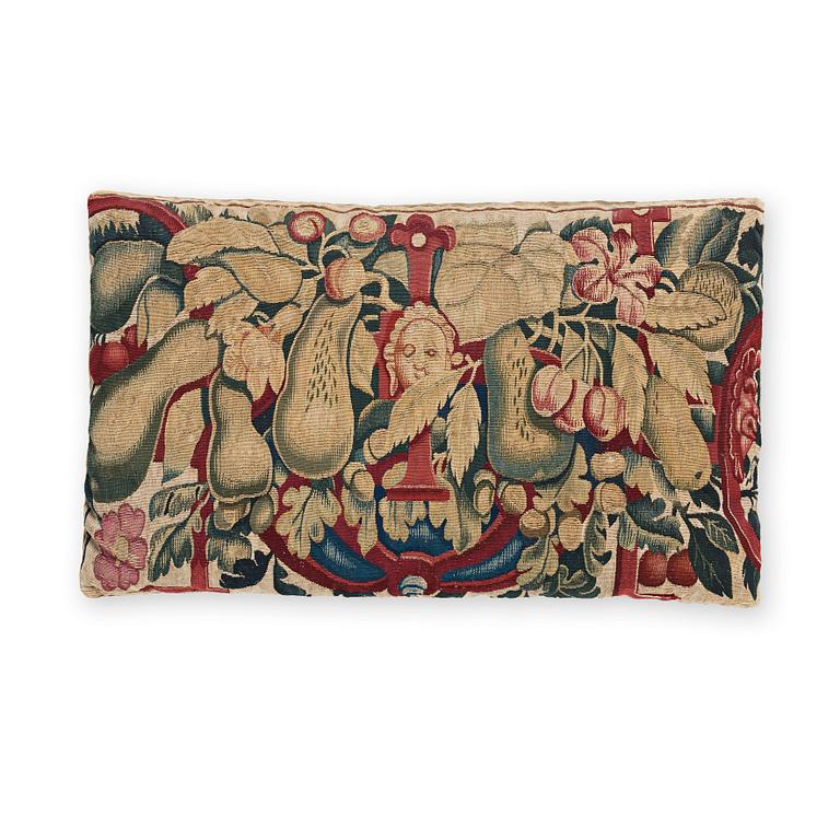 A TAPESTRY, FRAGMENT, tapestry weave, ca 36,5 x 59,5 cm, probably France around 1700.