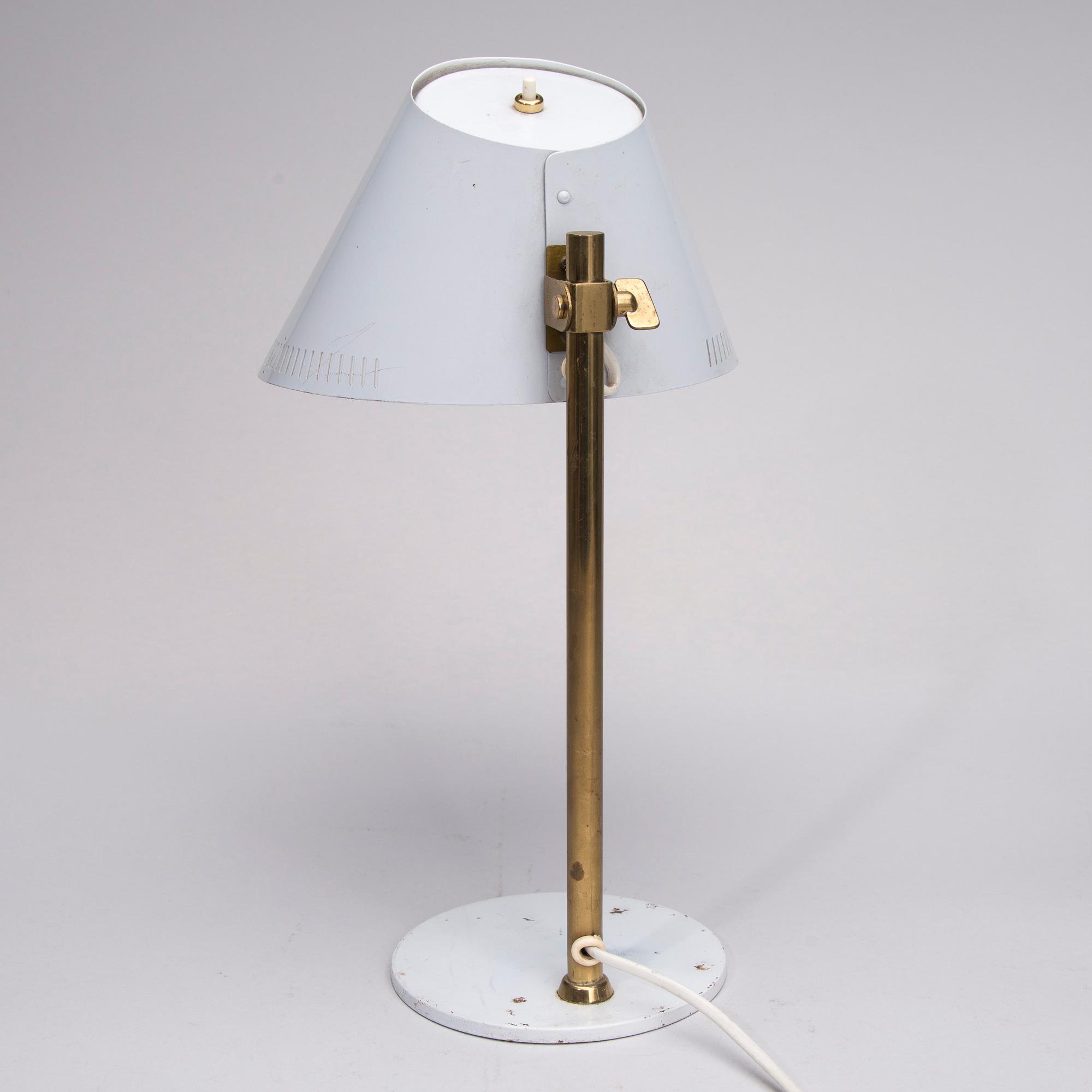BORDSLAMPA, modell 9227, Paavo Tynell, stämplad Idman. 1900-talets mitt.