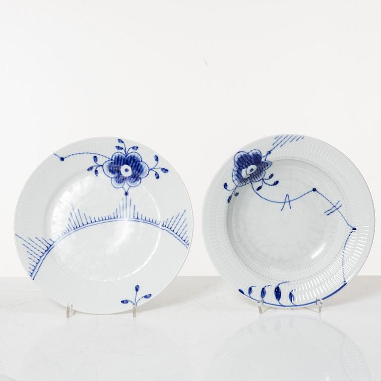 Royal Copenhagen, servisdelar, 27 st, porslin, "Blue Fluted Mega", Danmark.