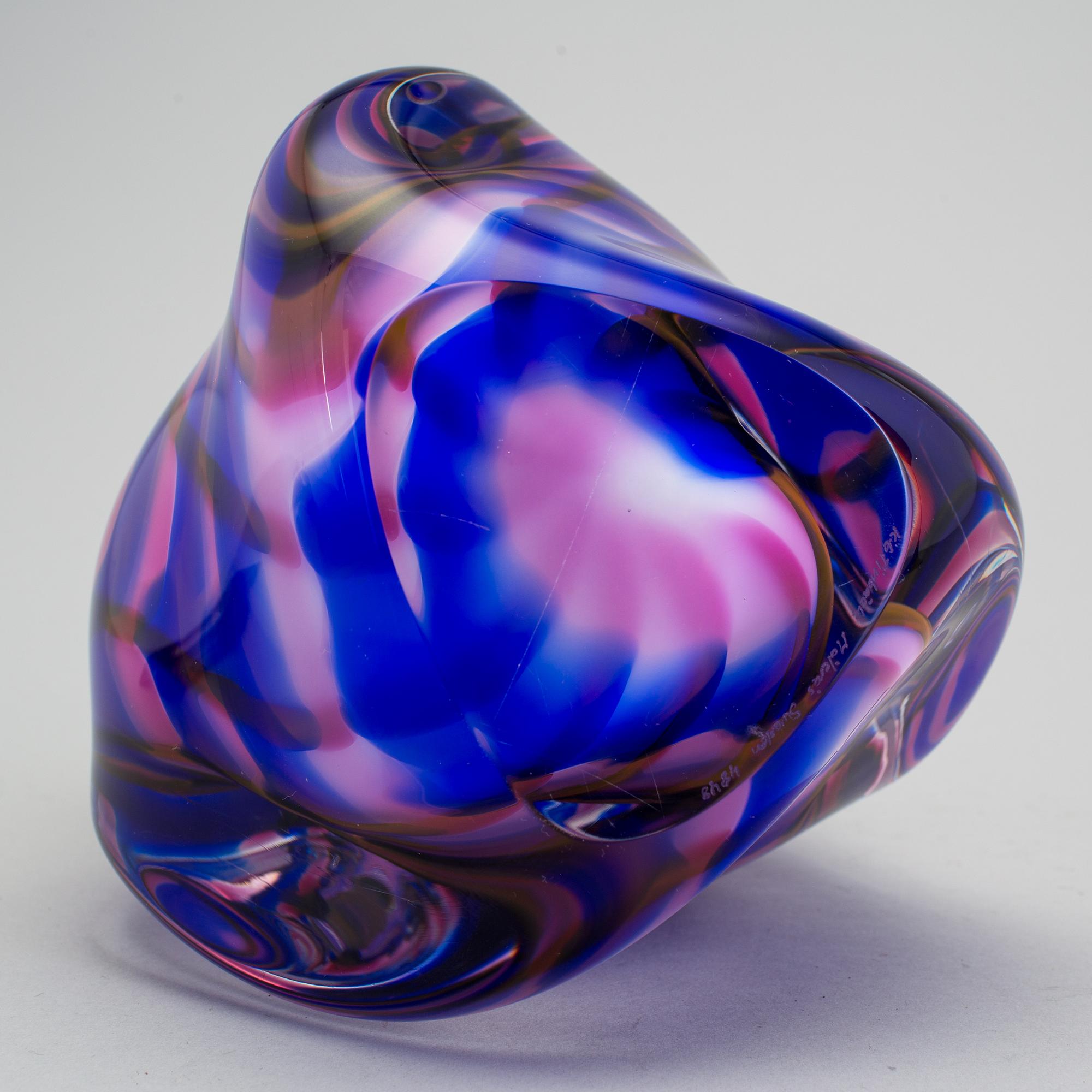 KLAS GÖRAN TINBÄCK, a glass vase for Målerås, 1990´s.