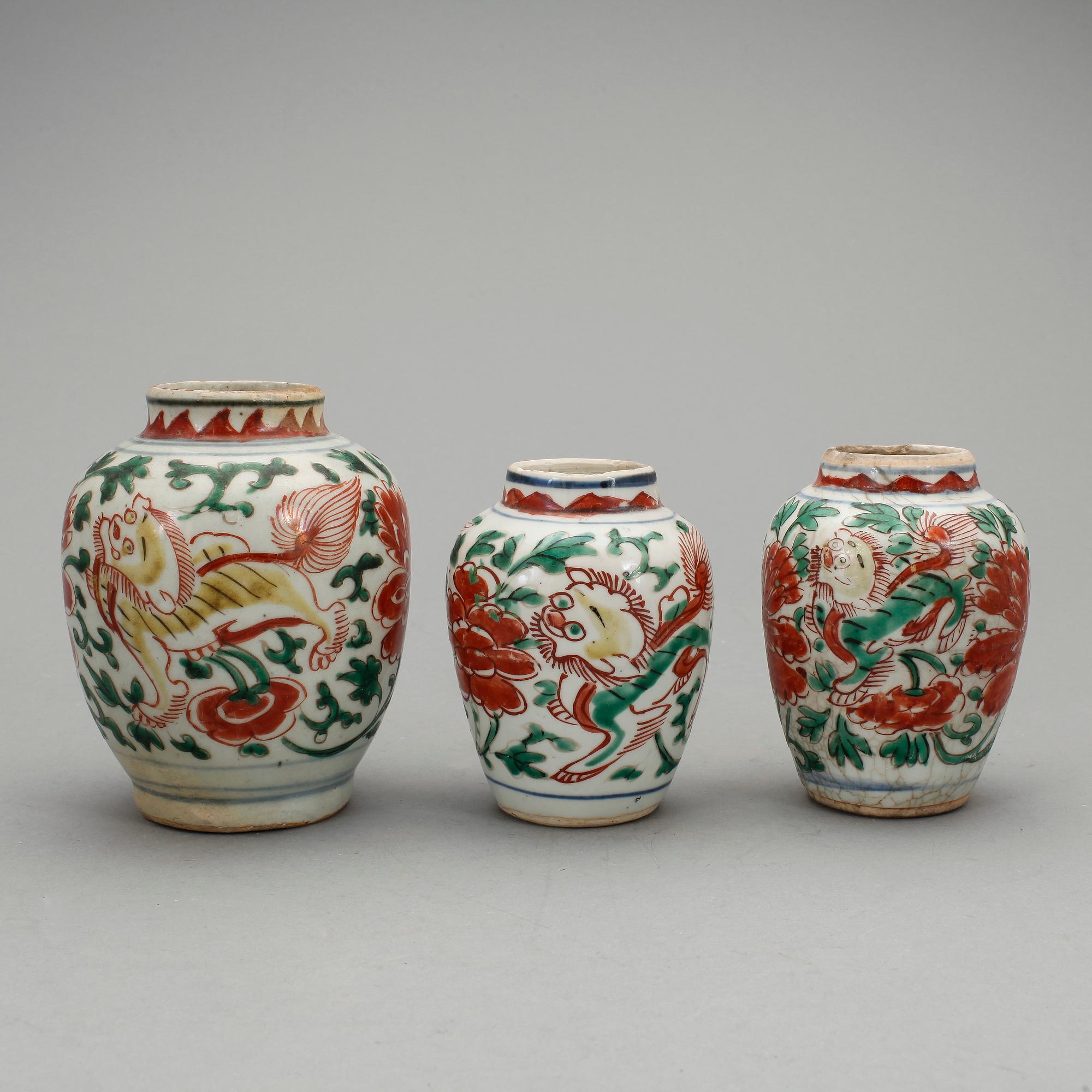 TEKRUKOR, tre stycken, porslin, Kina 1600-tal.