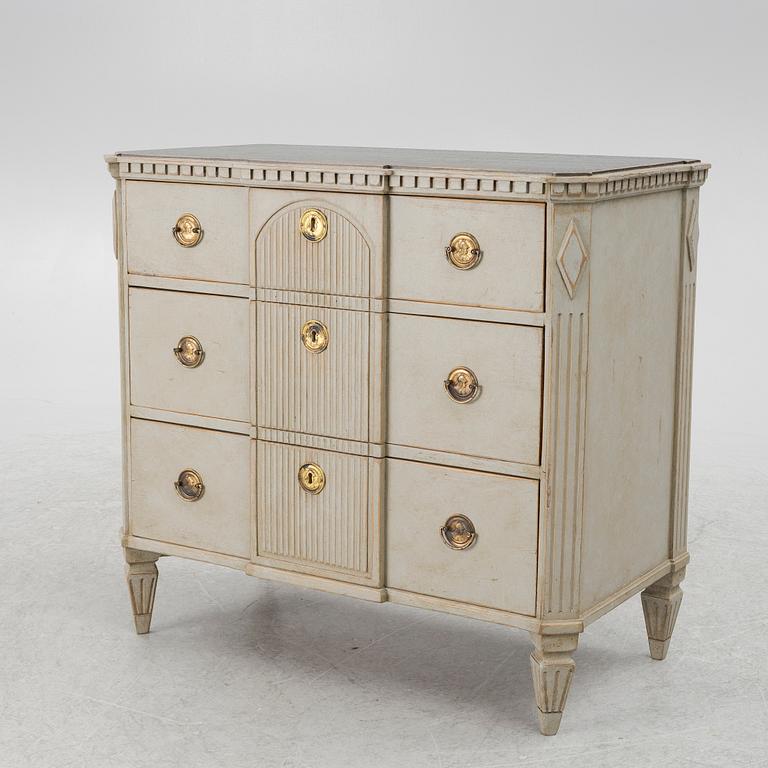 Chest of drawers, 19th century.