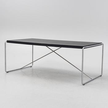 Niels Jørgen Haugesen, a model 4750 dining table, Fredericia, Denmark.