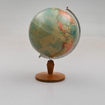 JORDGLOB, Räths, Danmark, 1900-talets andra hälft.
