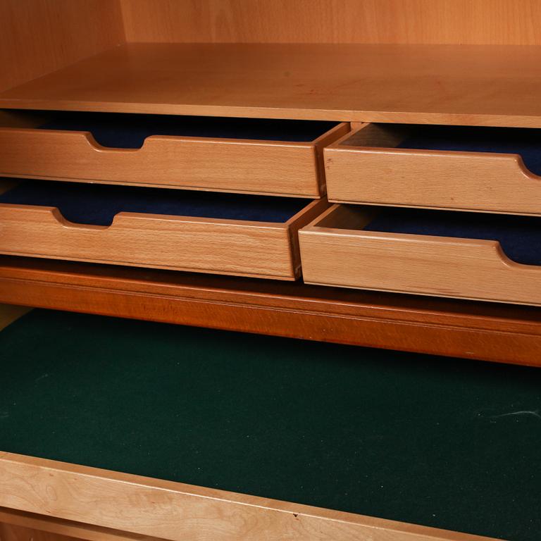 SKÅP, "589-029", David Rosén för Nordiska Kompaniets "FUTURA"-serie, Nyköping, 1950-tal, brickmärkt.