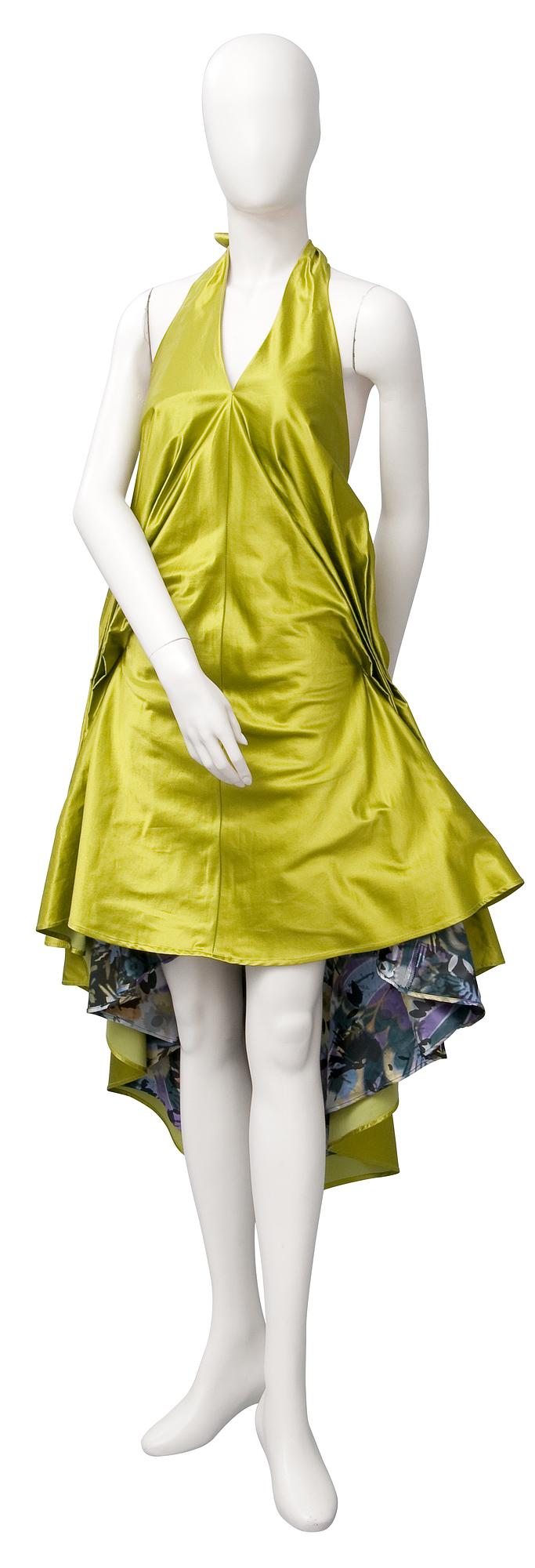 A DRESS, Dead Birds & Lionheart.