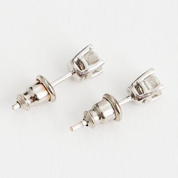 ENSTENSÖRHÄNGEN, 18K vitguld med 2 briljanter tillsammans ca 0.70 ct.