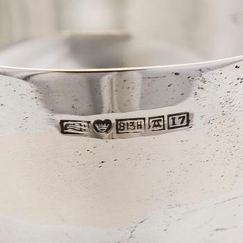 Anna-Greta Eker, sokerikko ja kermakko, hopea ja mahonki, Auran Kultaseppä, Turku 1962.