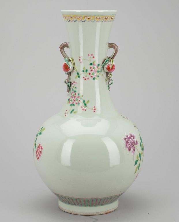 VAS, porslin, Kina 1900-talets början.