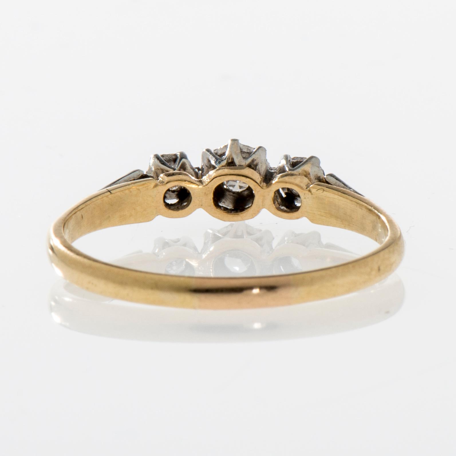 RING, 18K guld, 8/8-slipade diamanter. Vikt ca 2,1 g.