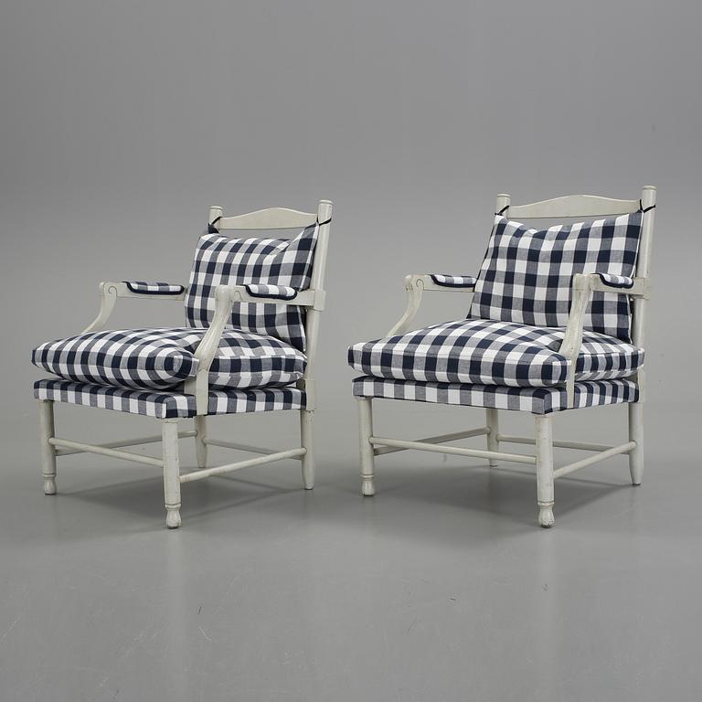 FÅTÖLJER, ett par, sk Gripsholmsmodell, 1900-tal.