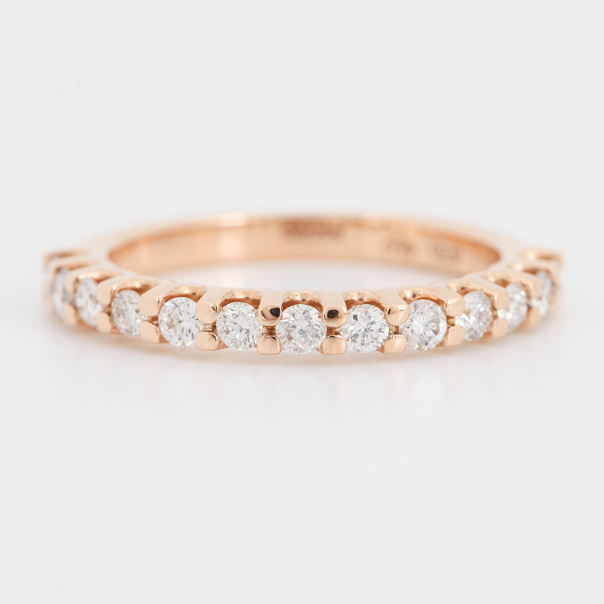Brilliant-cut diamond ring.