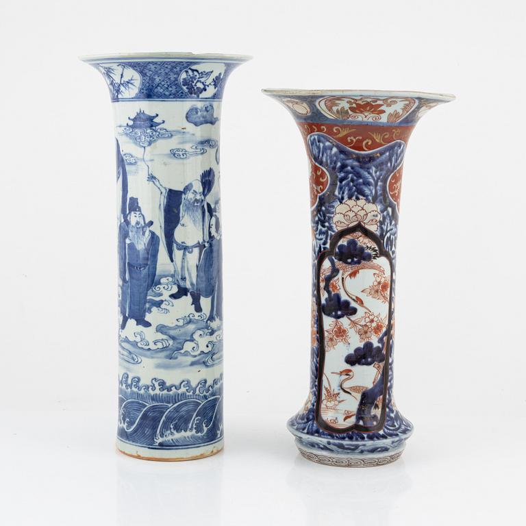 Vaser, 2 st, Japan och Kina, 1900-tal.