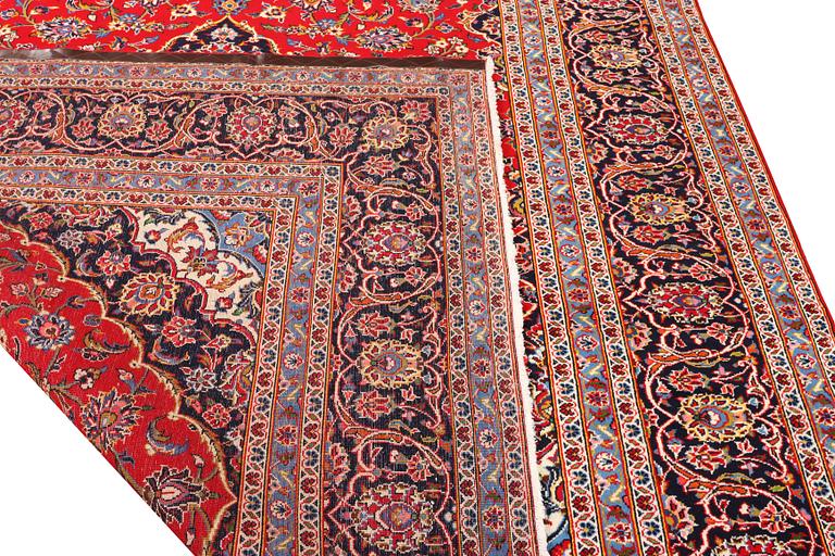 A Keshan carpet, c. 330 x 245 cm.