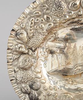 PRESENTERFAT, silver, sannolikt Tyskland 1800-tal. Vikt 567 g.