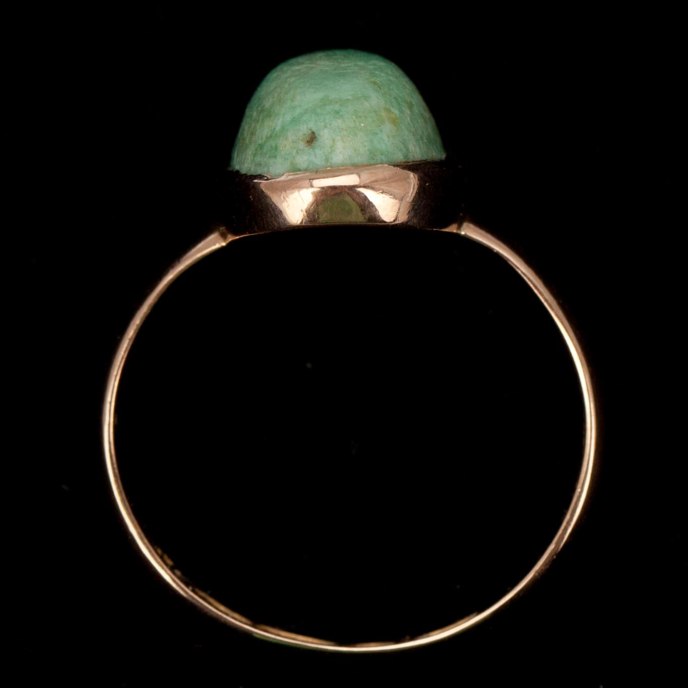 RING, guld 14K, cabochonslipad amazonit, Kustaa Hiekka, Tammerfors 1882. Vikt 4,3 g.