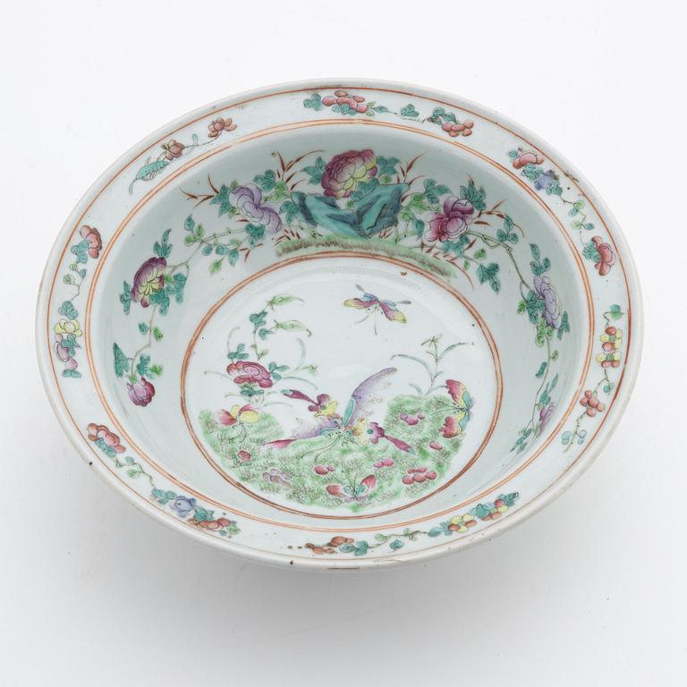 Tvättfat/handfat, porslin, Kina, Qingdynastin, 1800-tal.