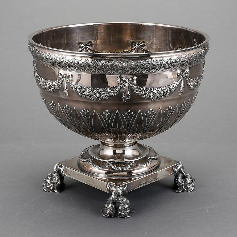 SKÅL/VINKYL, silver, CG Hallberg, Stockholm, 1918. Vikt ca 1880g.