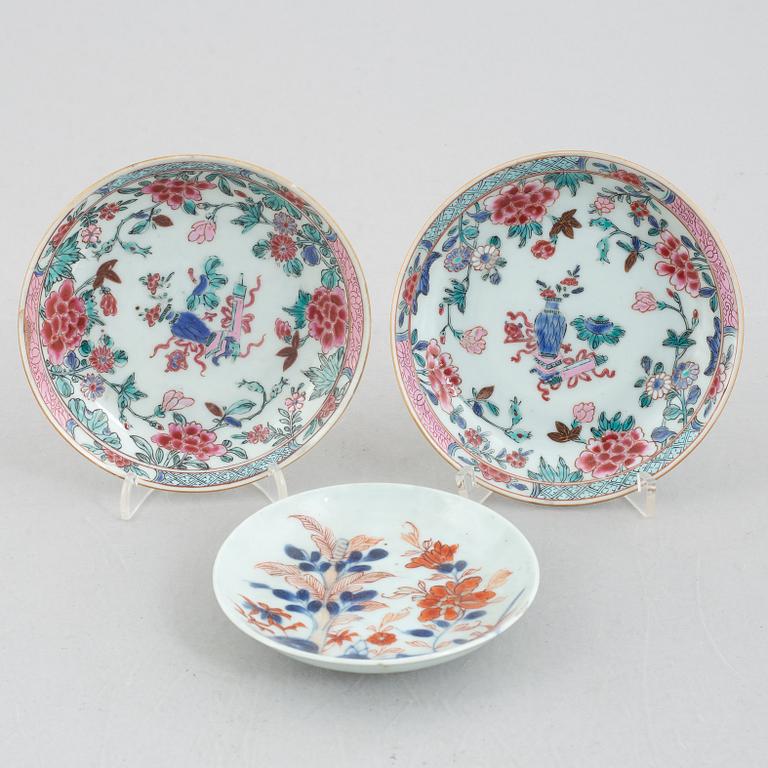 A group of 11 Chinese export porcelain pieces, Qing dynasty, 18th century.