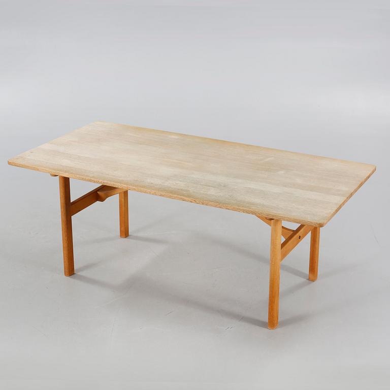 A dining table, model 6284  by Børge Mogensen for Fredericia Stolefabrik 1958.