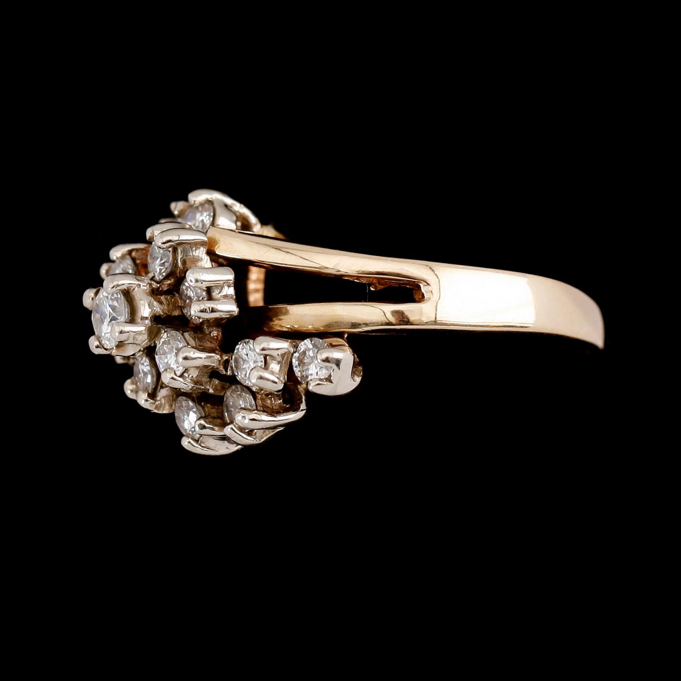 RING, 14 k guld, 15 briljantslipade diamanter.