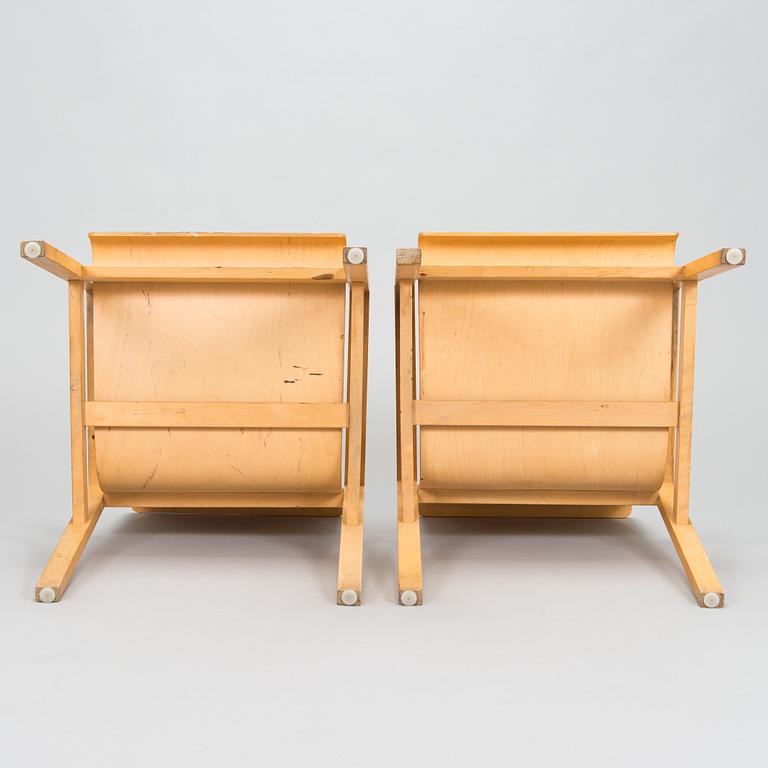 Alvar Aalto, A pair of 1970s armchairs model 403 for Artek.