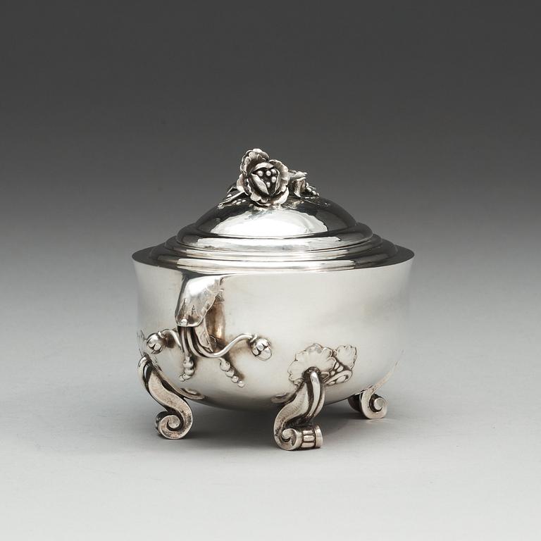 A Georg Jensen sterling bonbonnière, Jensen & Wendel, Copenhagen 1945-51.