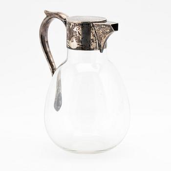 Borgila, bägare, sterlingsilver, 1943, samt kanna, glas och silver, W.N.G.N, London, 1894.