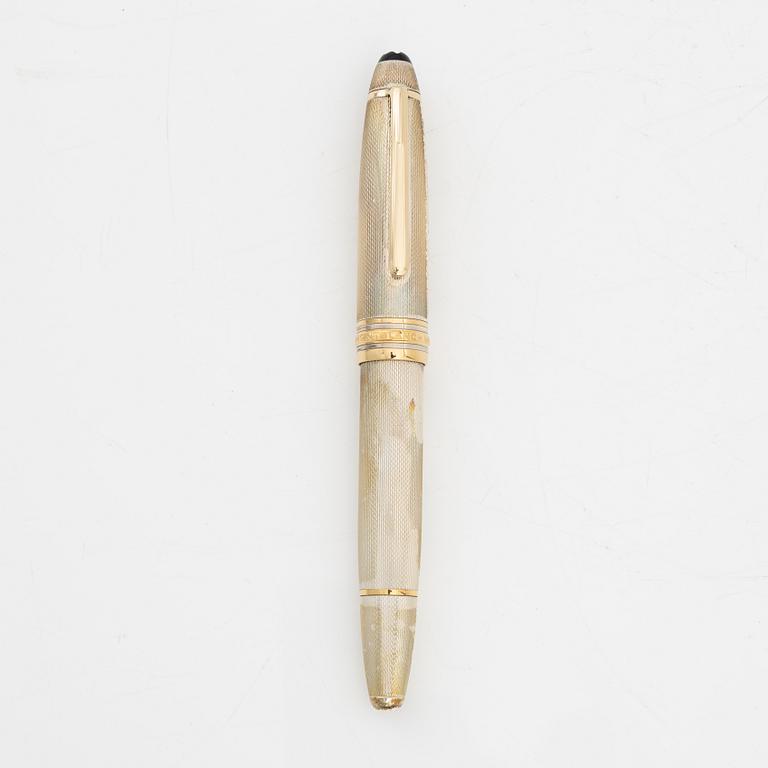 Montblanc, a 'Meisterstück Solitaire' fountain pen.