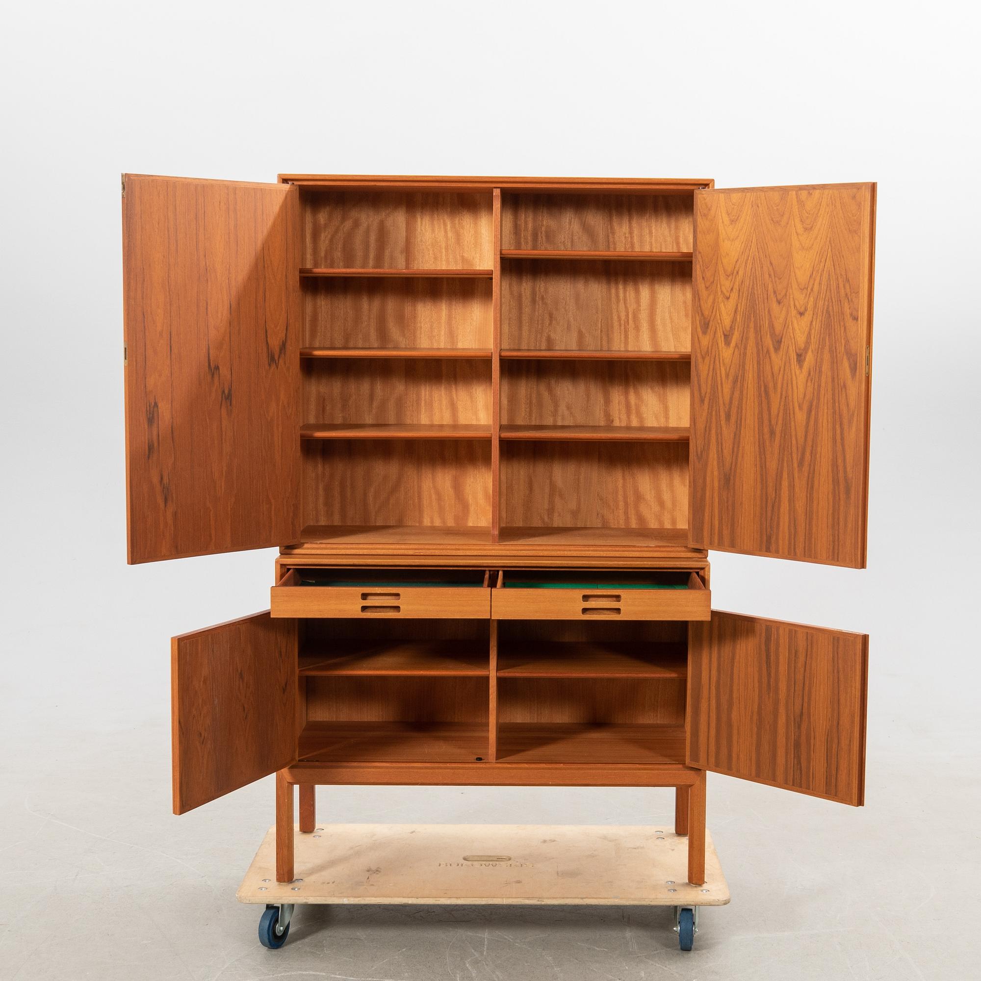 Bertil Fridhagen, skåp Bodafors möbelfabrik 1900-talets senare del.