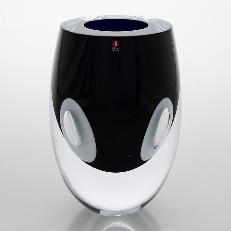 Timo Sarpaneva, a 'Claritas' glass sculpture, signed Timo Sarpaneva Iittala 2001.