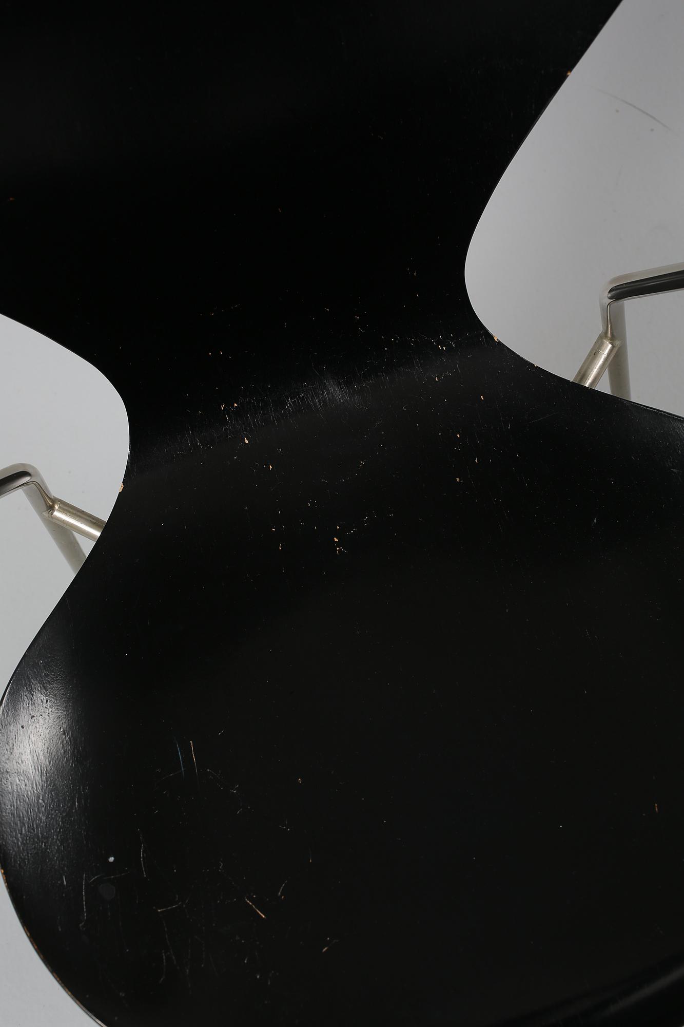 KARMSTOL, "Sjuan", Arne Jacobsen för Fritz Hansen, modell formgiven 1955.