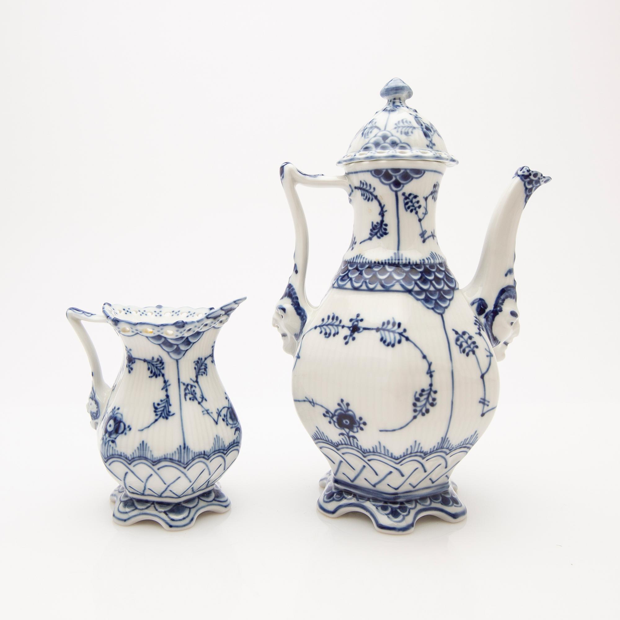 Coffee pot and cream jug, porcelain, "Musselmalet helblond", model 1030 and 1032, Royal Copenhagen, Denmark.