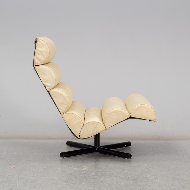 A 1970s easy chair.