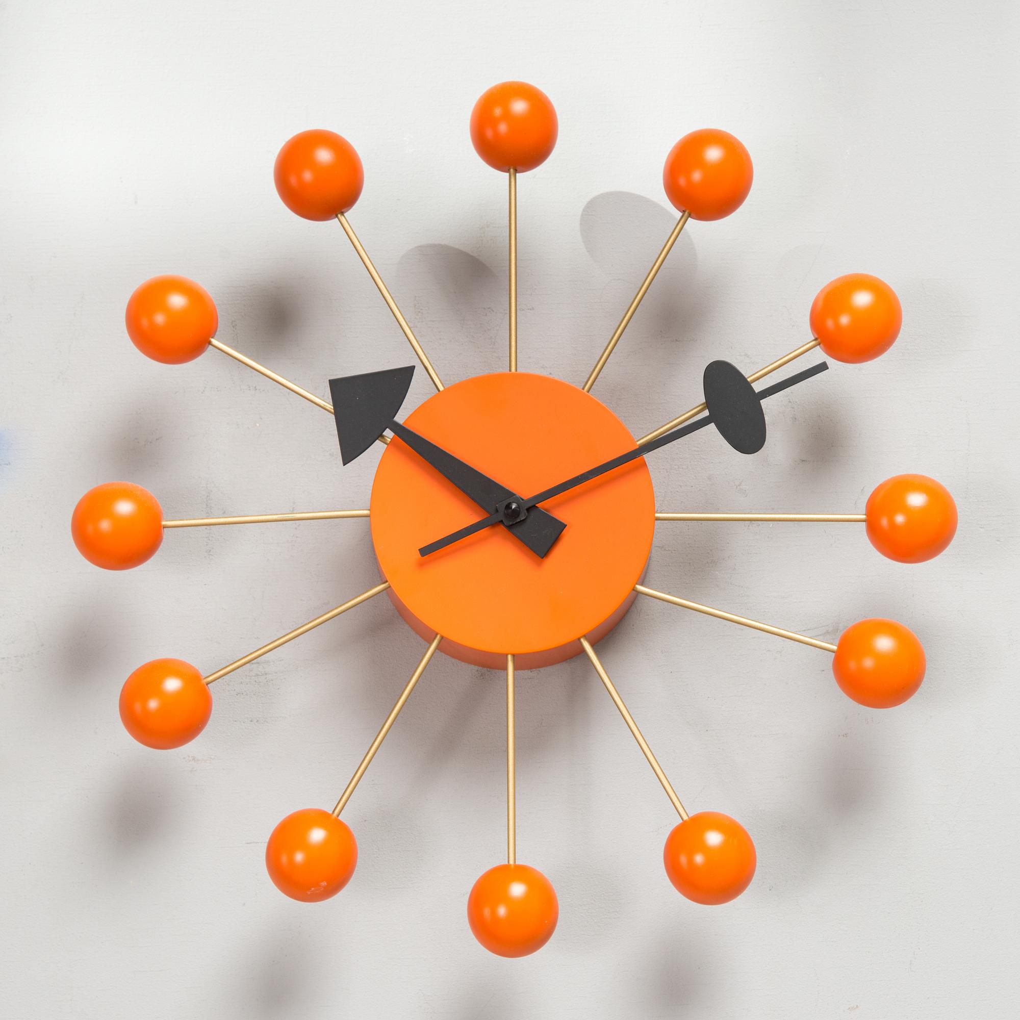 George Nelson, seinäkello, "Ball Clock", Vitra Design Museum, 2000-luku.