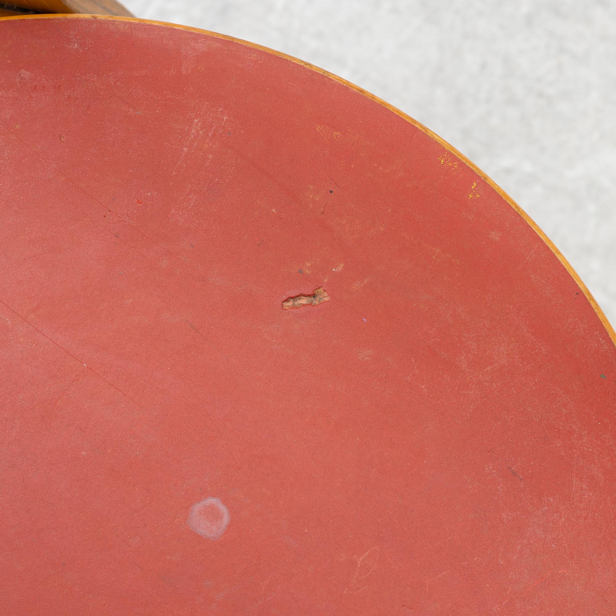 Alvar Aalto, a set of four model N65 children's chairs with table, Artek, Finland.
