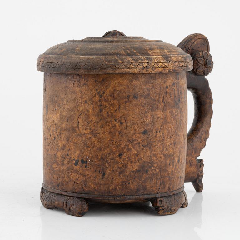 A birch tankard, Norway, 18th/19th Century.